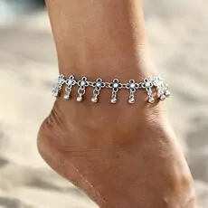 Bollywood Style Anklet With Flower Pendants